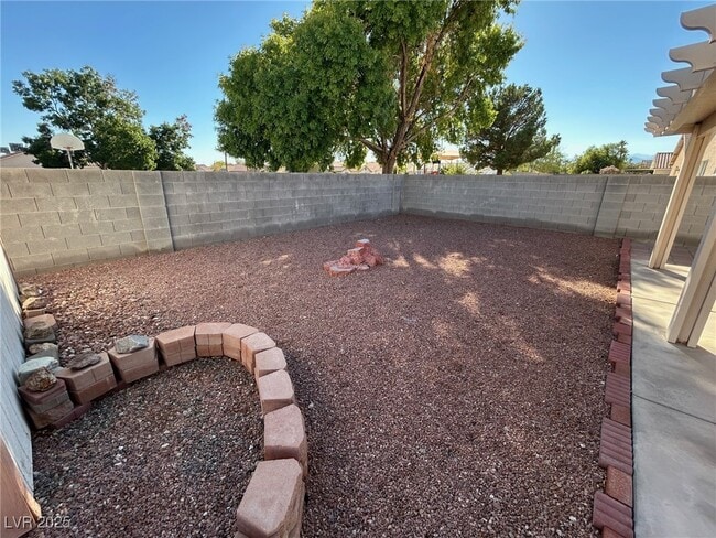 Building Photo - 625 Carlos Julio Ave