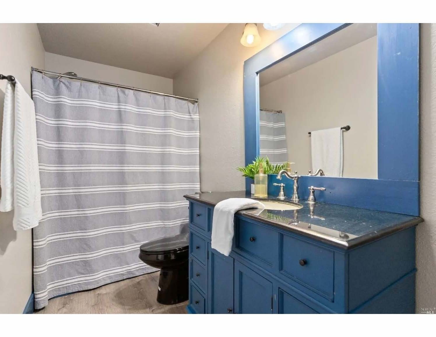Bath 3 - 500 Forest Dr