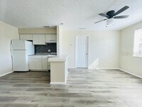 Building Photo - 9013 Westchester Cir