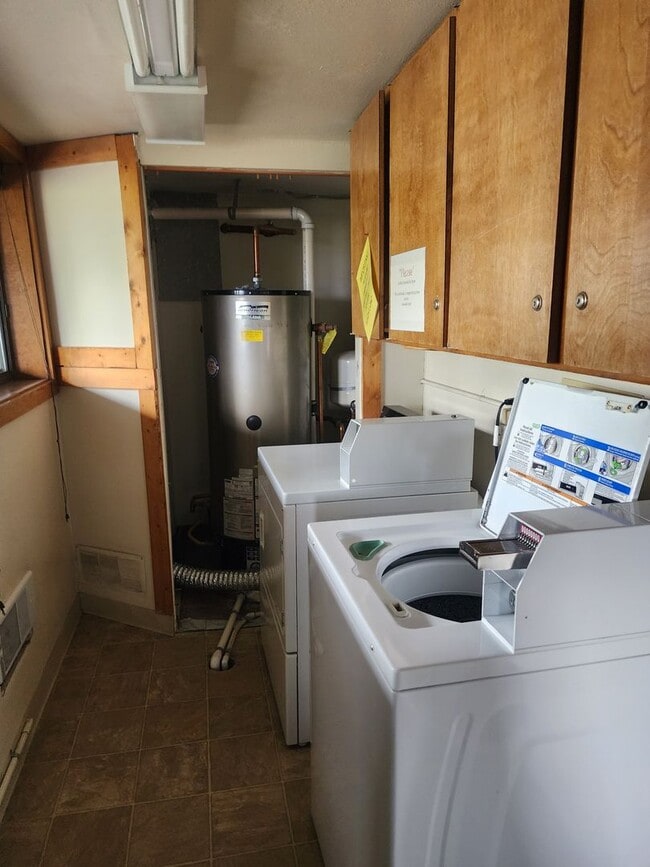 Building Photo - Pinon Condo