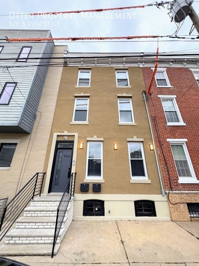 Building Photo - 926 S 15th St