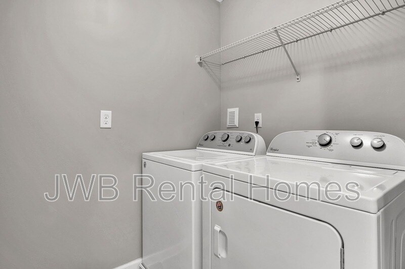 Building Photo - 409 Richmond Dr