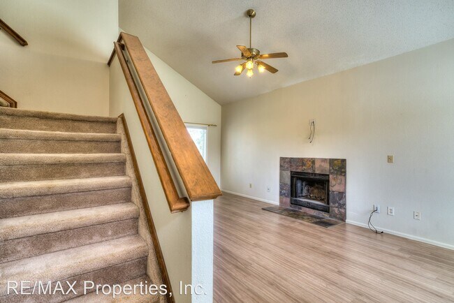 Building Photo - 3 br, 2.5 bath House - 3085 Haystack Drive