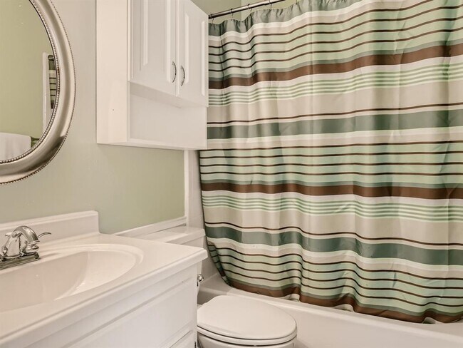 Building Photo - 1404 Norwalk Ln