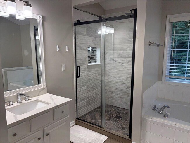 Building Photo - 1105 Trumpet Vine Ct SE