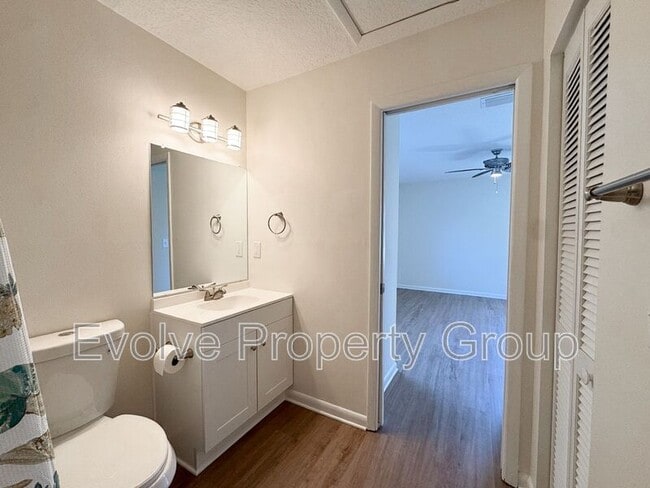 Building Photo - 10 Bren Mar Ln