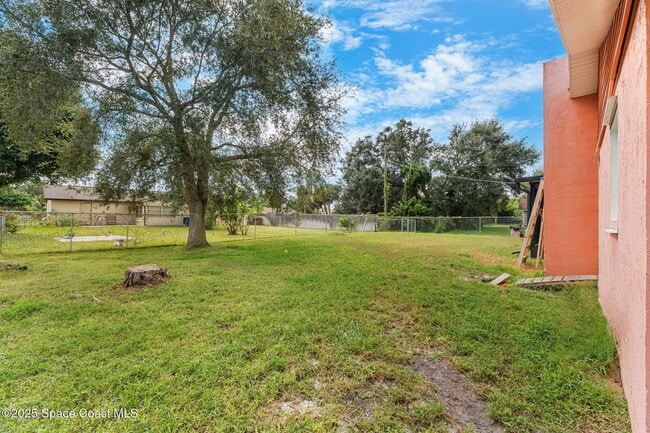 Building Photo - 1848 Edith St NE