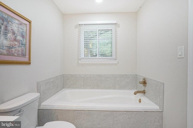 Building Photo - 4617A Aberdeen Dr