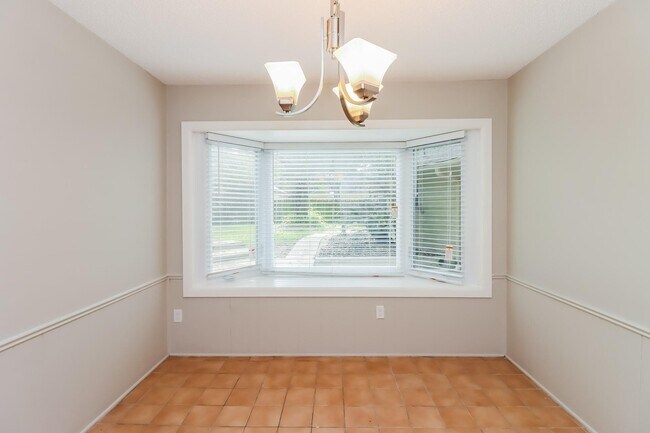 Building Photo - 3823 Glenheather Dr