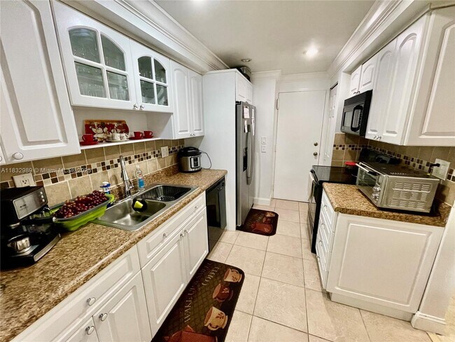 Building Photo - 6861 SW 147th Ave