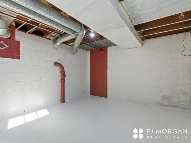 Building Photo - 830 S 49th Ave