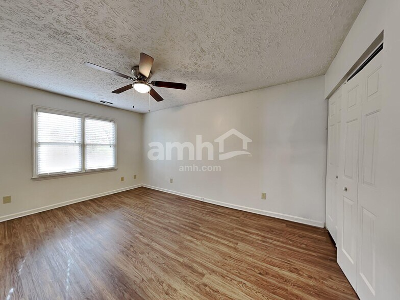 Building Photo - 5301 Wenesly Ct