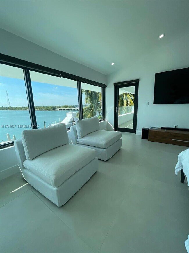 Building Photo - 7720 Miami View Dr