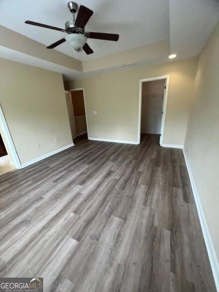 Building Photo - 2918 Hillside Pl