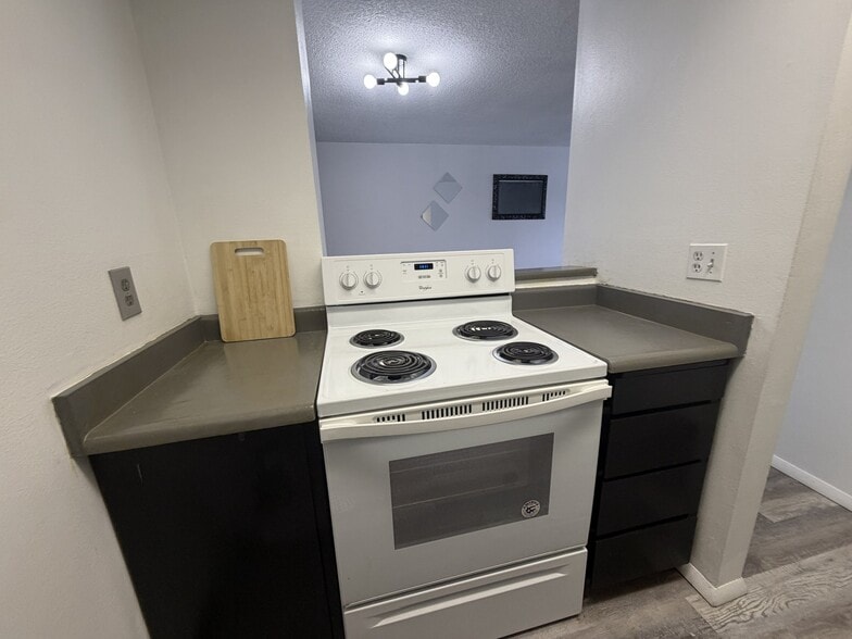 Building Photo - 4620 Reka Dr