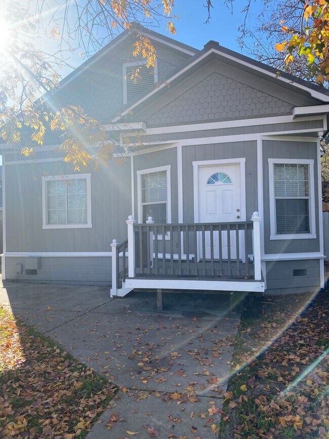 Building Photo - 2820 East St