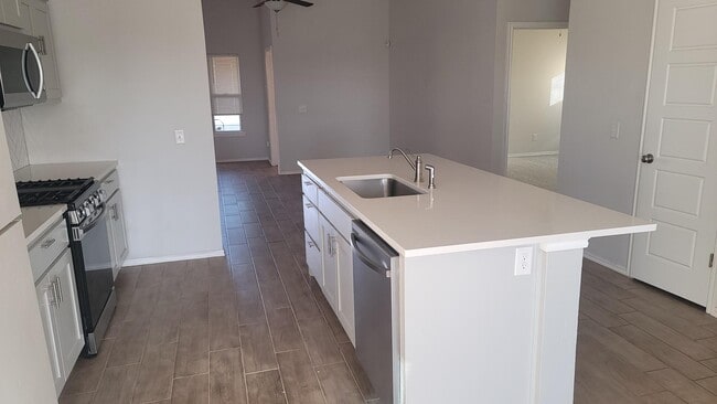 Building Photo - 4617 Emerald Knoll Rd