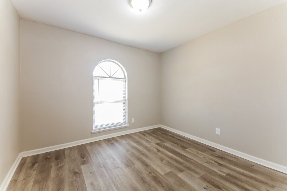 Building Photo - 5916 Cedar Ln