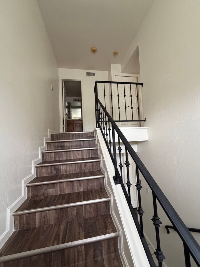 Building Photo - Spacious 3-Bedroom Home in Scottsdale