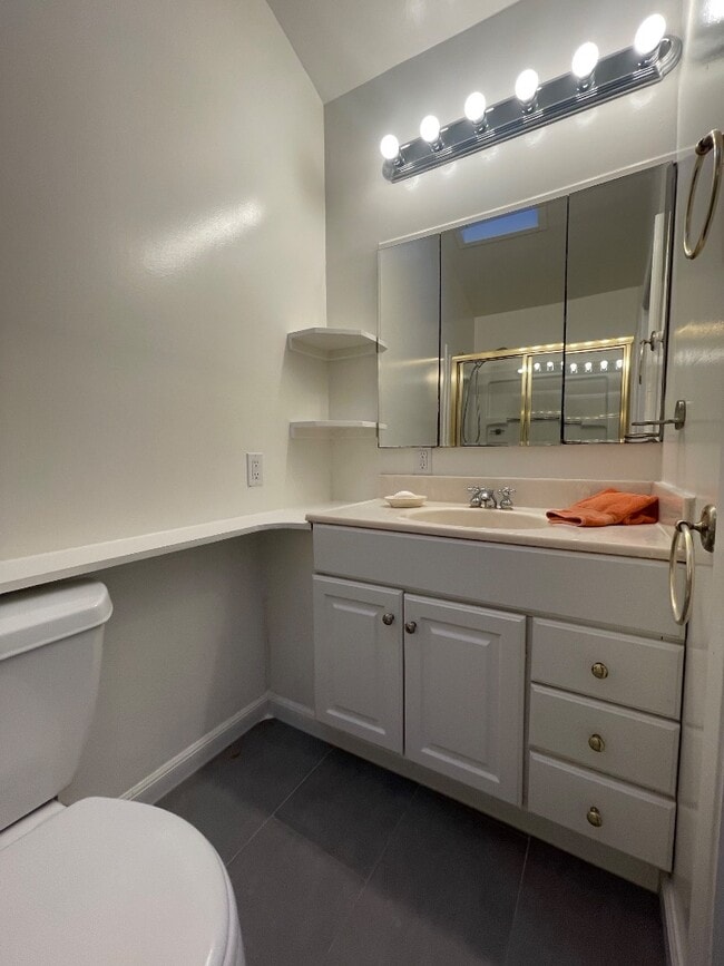 Building Photo - 38 Rosebank Ave