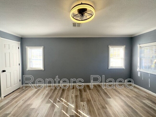 Building Photo - 16929 S Memorial Dr