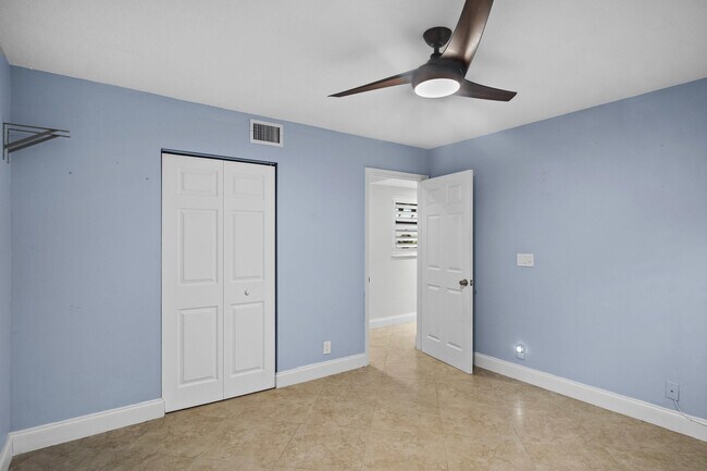 Building Photo - 5281 Bolero Cir