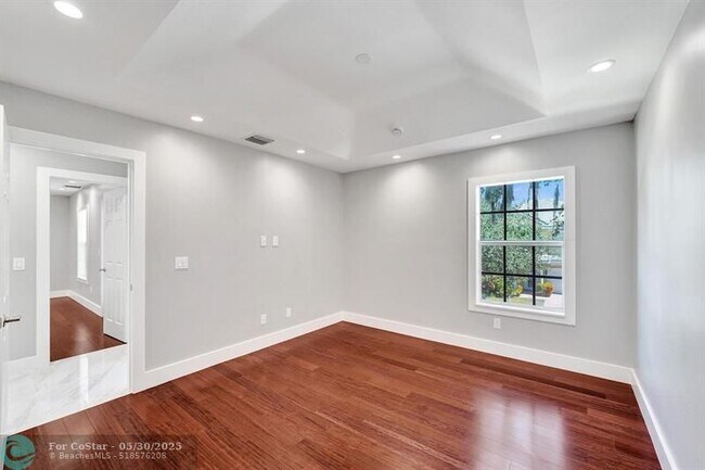 Building Photo - 1326 SW 23rd St