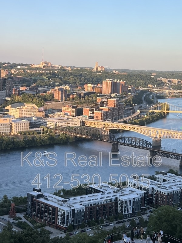 Building Photo - 111 Grandview Ave