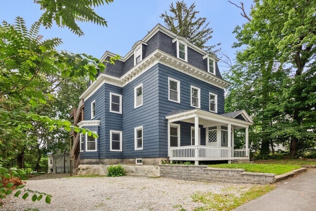 Building Photo - 35 Oak Ave