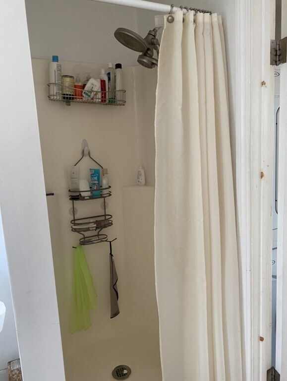 Building Photo - 6 School St