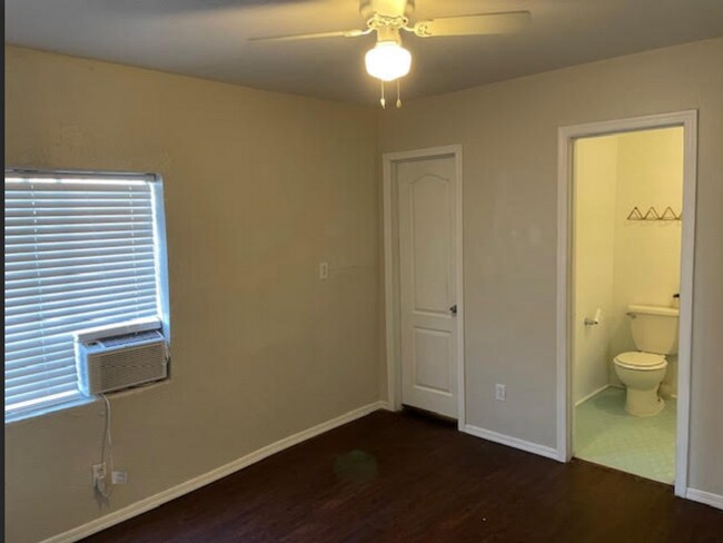 Building Photo - Perfect little cottage , great area