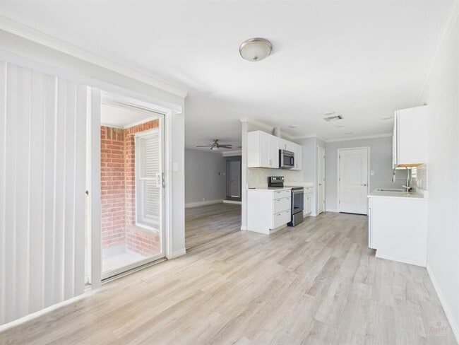 Building Photo - 11603 Gunsmoke Cir