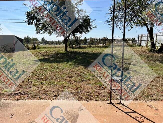 Building Photo - 3 Bedroom With Move In Special