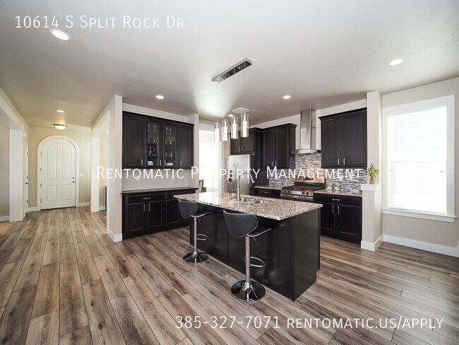 Building Photo - 10614 S Split Rock Dr