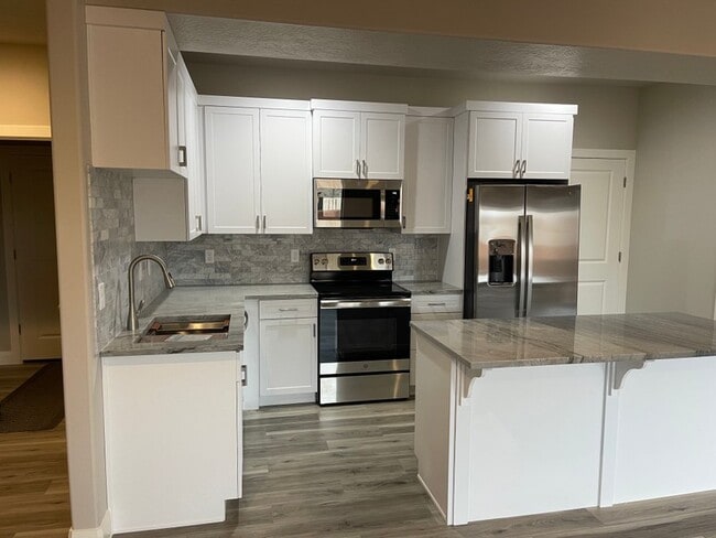Building Photo - 1806 N Crimson Creek Dr