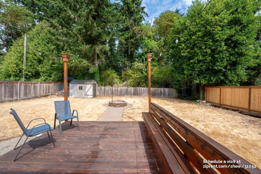 Building Photo - 122 NE 130th St