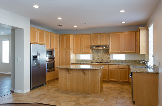 Kitchen - Rancho Serrano - Townhomes