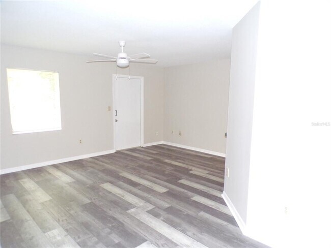 Building Photo - 1088 Melville Rd