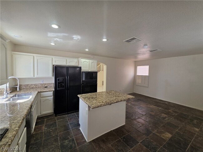 Building Photo - 8008 Dover Shores Ave