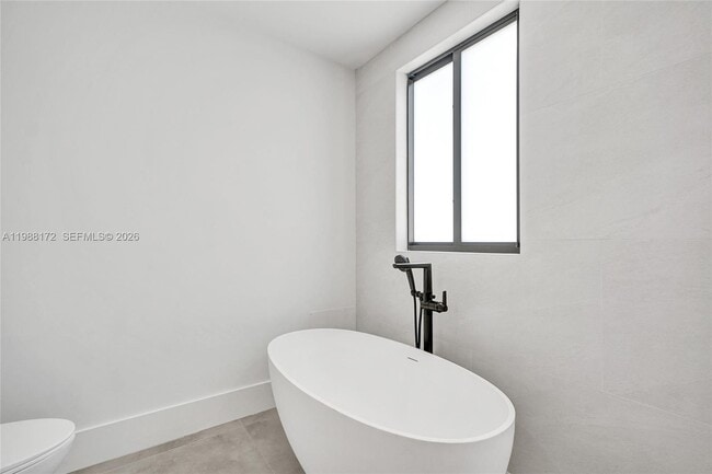 Building Photo - 2421 SW 16th Ter