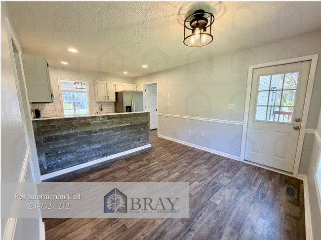 Building Photo - Updated spacious 4-Bedroom Near Boones Creek