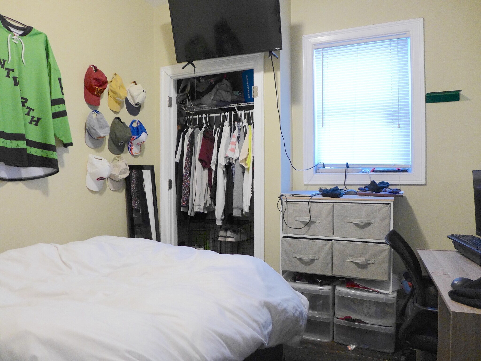 Building Photo - 12 Worthington St