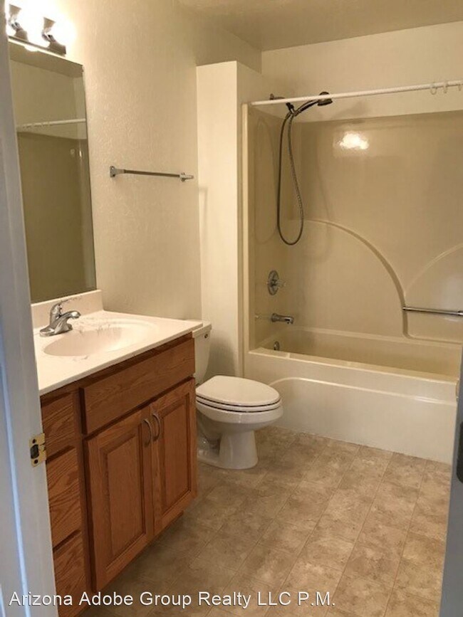 Building Photo - 1 br, 1 bath House - 559 - C Sawmill Cove