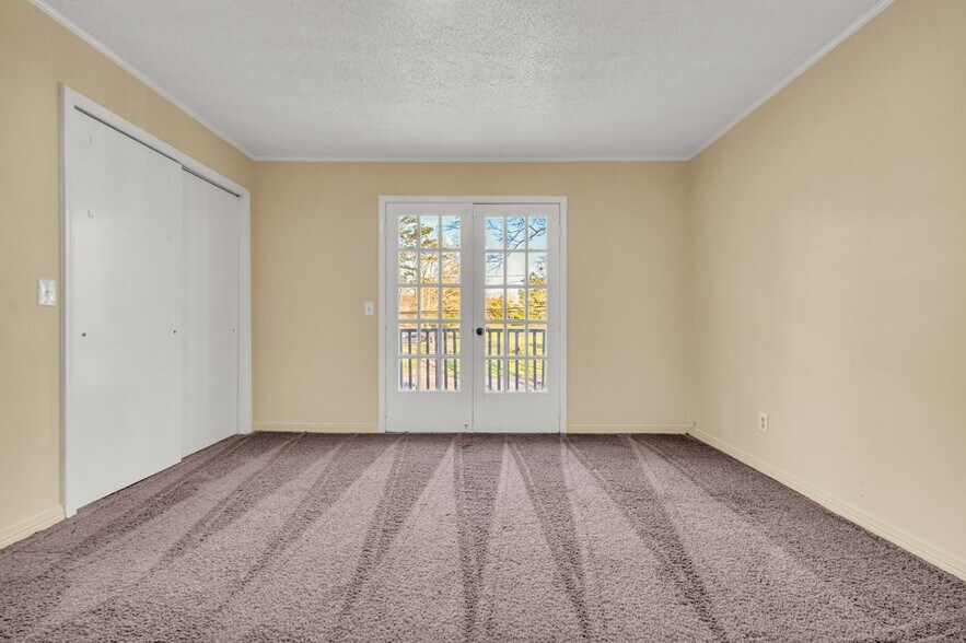 Building Photo - 343 Miller Ave