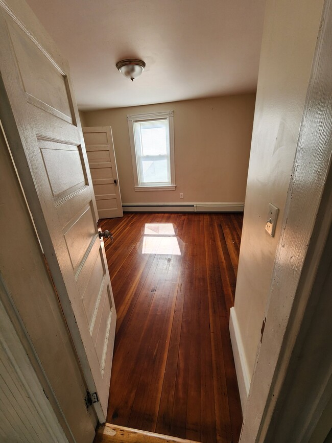 Building Photo - 270 Mendon Rd