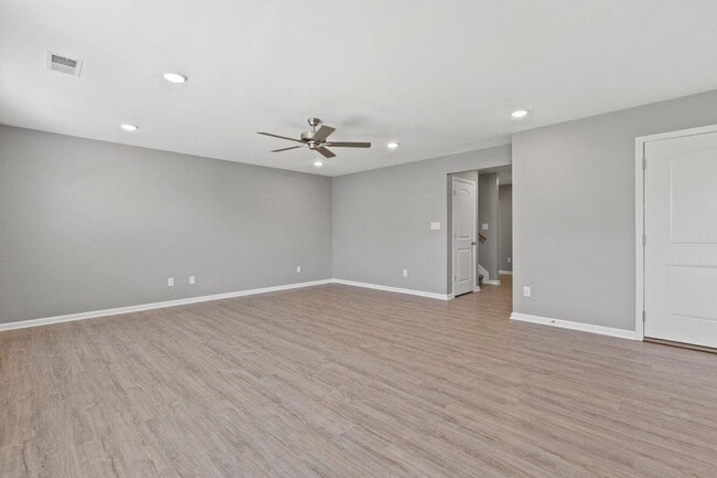 Building Photo - 2704 Hailey Rose Way