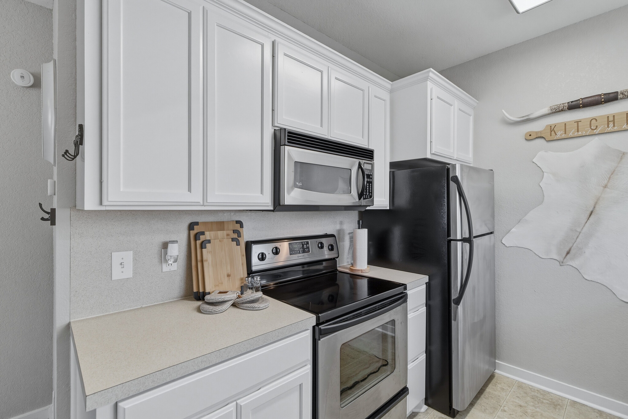 Building Photo - 701 Pine St