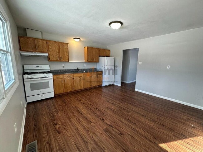 Building Photo - 438 Piedmont St