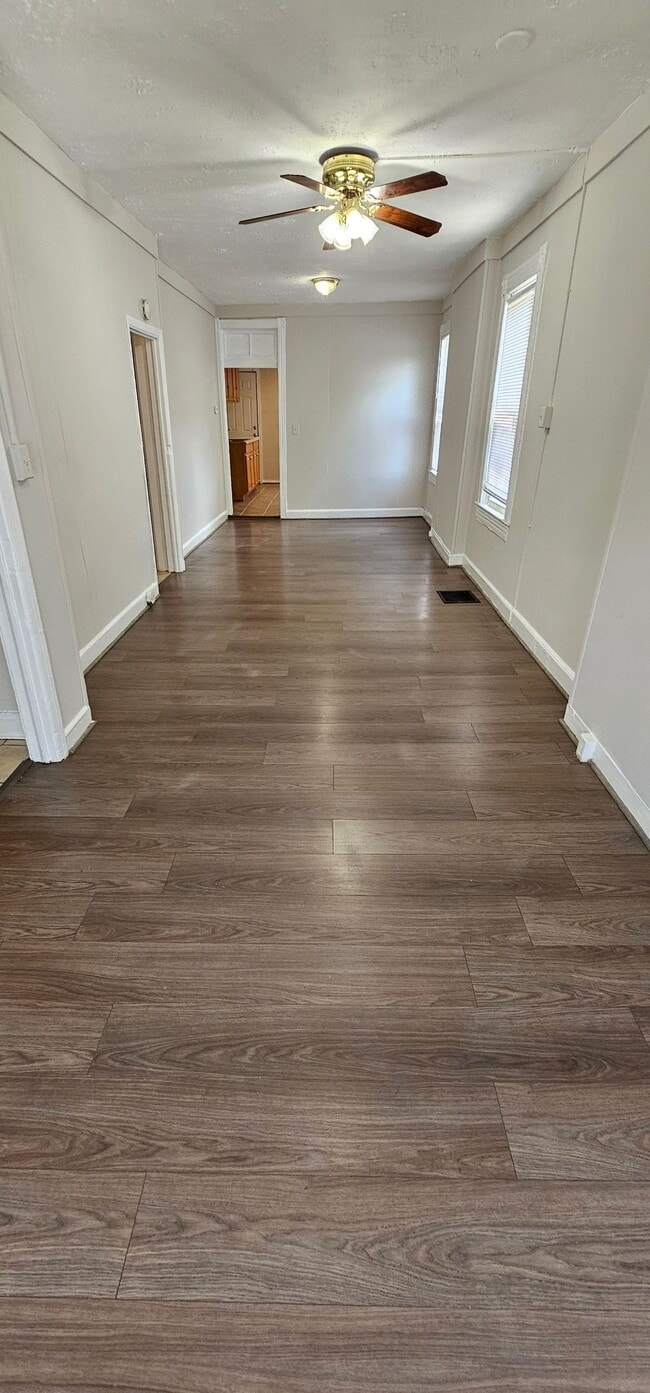 Building Photo - 1301 N Milton Ave