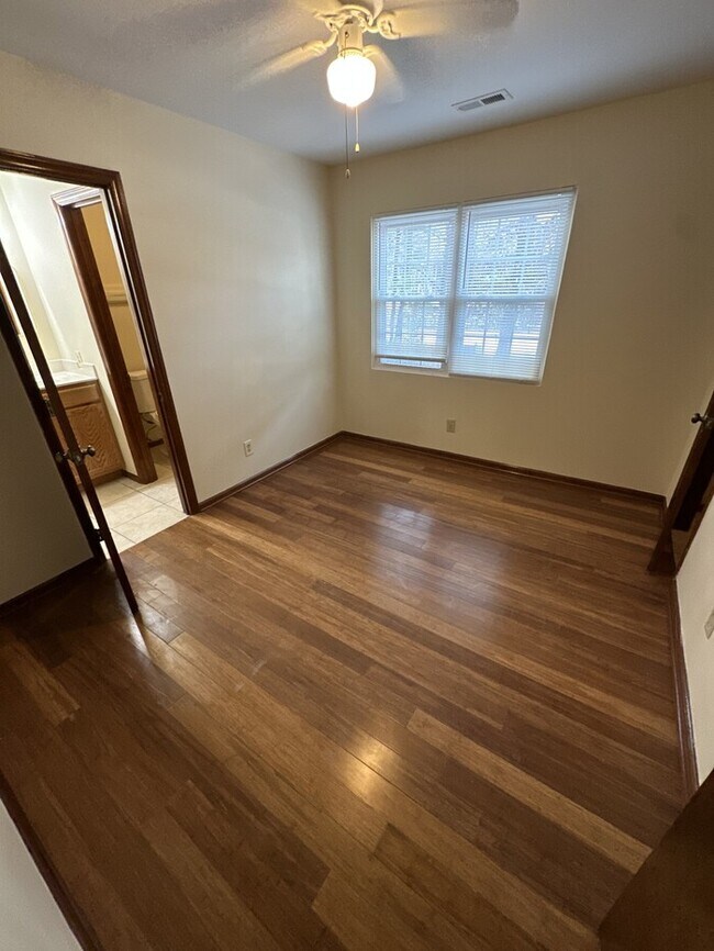 Building Photo - 4908 N New Hope Rd